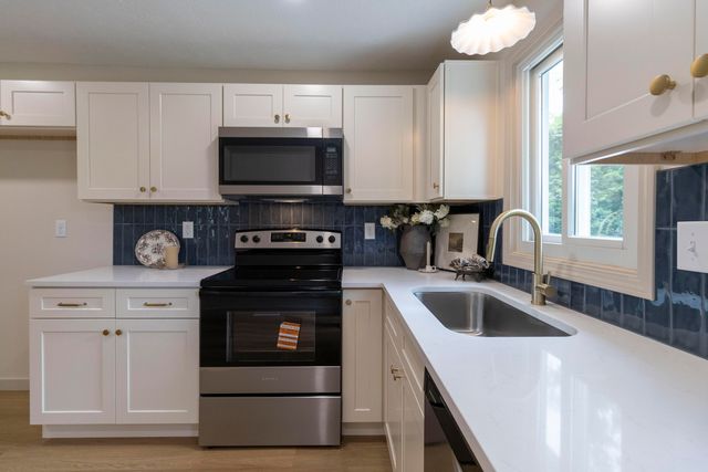 1200 N Clifton Avenue, Springfield, MO 65802