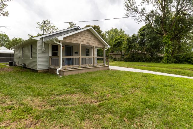 1200 N Clifton Avenue, Springfield, MO 65802