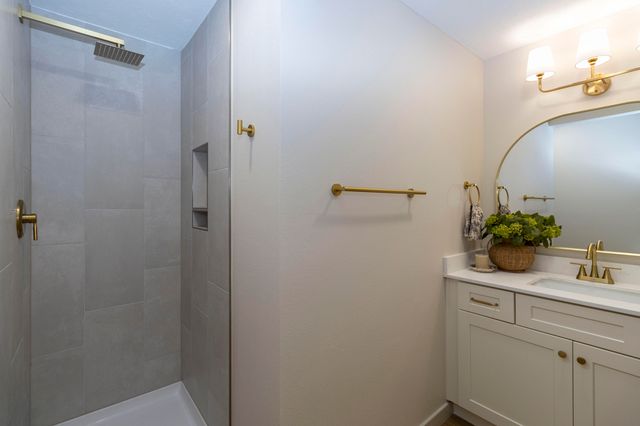 1200 N Clifton Avenue, Springfield, MO 65802