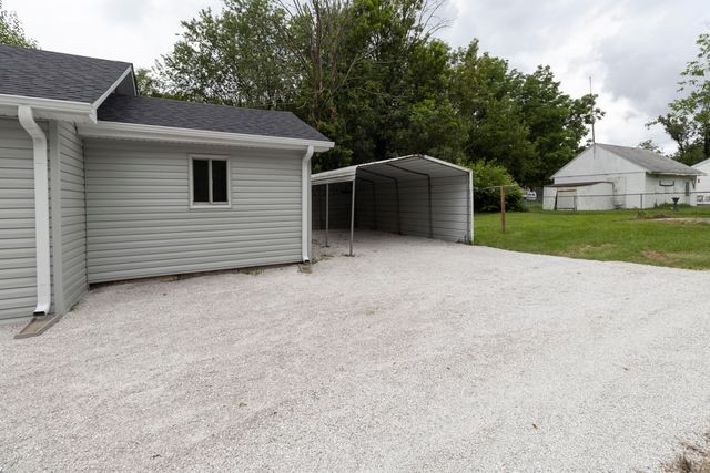 1200 N Clifton Avenue, Springfield, MO 65802