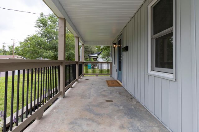 1200 N Clifton Avenue, Springfield, MO 65802