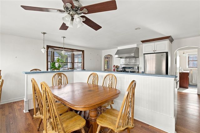 201 Randolph Avenue, Tiverton, RI 02878