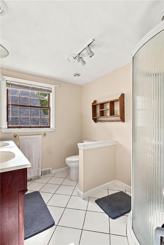 201 Randolph Avenue, Tiverton, RI 02878