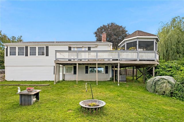 201 Randolph Avenue, Tiverton, RI 02878