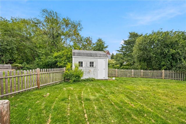 201 Randolph Avenue, Tiverton, RI 02878