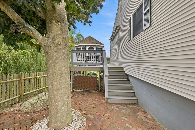 201 Randolph Avenue, Tiverton, RI 02878