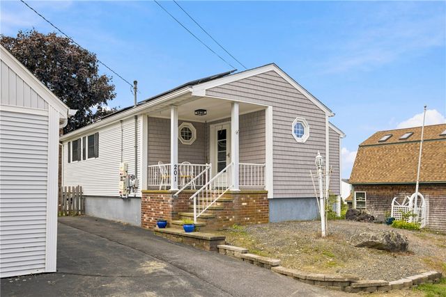 201 Randolph Avenue, Tiverton, RI 02878