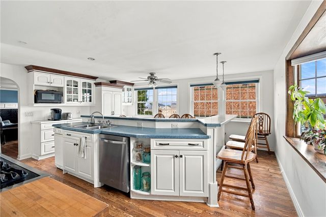 201 Randolph Avenue, Tiverton, RI 02878