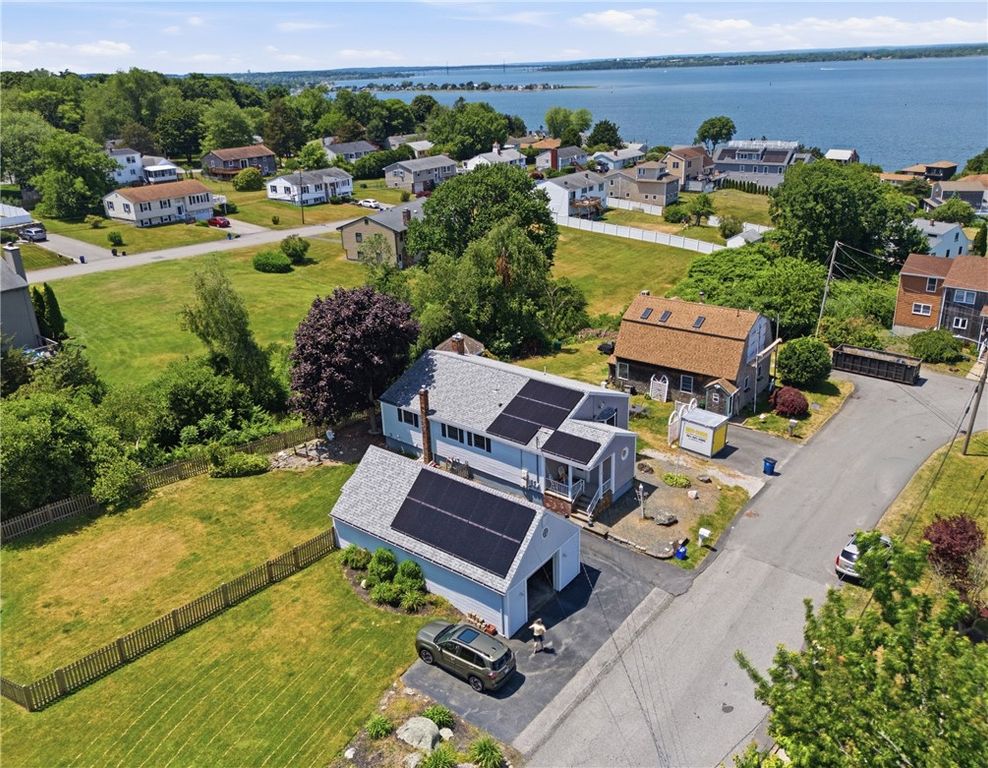 201 Randolph Avenue, Tiverton, RI 02878