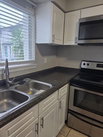 4203 S SEMORAN BOULEVARD 4, Orlando, FL 32822