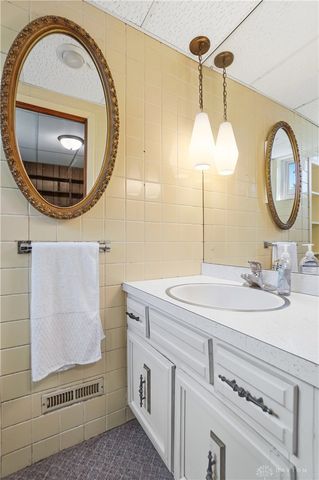 7550 Dog Leg Road, Dayton, OH 45414