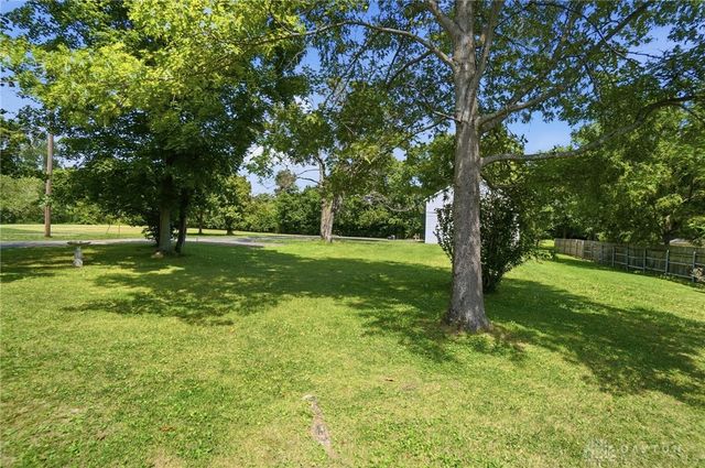 7550 Dog Leg Road, Dayton, OH 45414