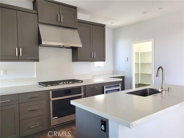 430 Transport, Tustin, CA 92782