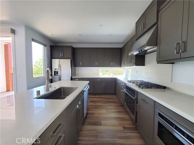 430 Transport, Tustin, CA 92782