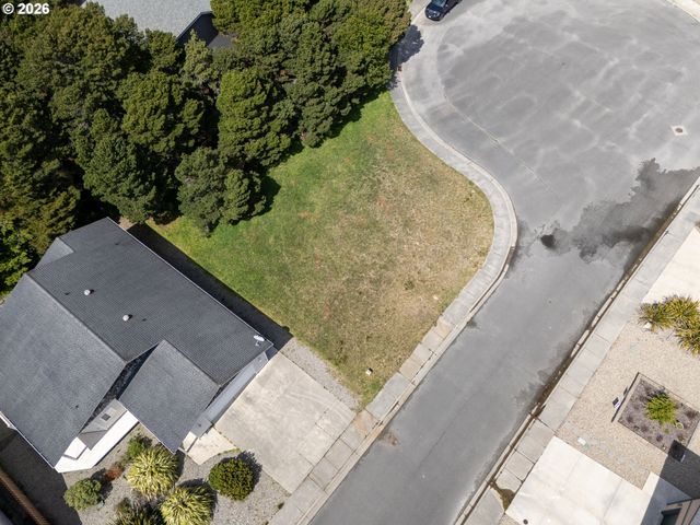 3122 PERIWINKLE Ln Sw 5, Bandon, OR 97411