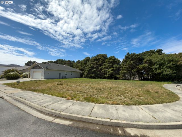 3122 PERIWINKLE Ln Sw 5, Bandon, OR 97411