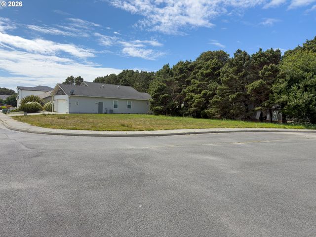 3122 PERIWINKLE Ln Sw 5, Bandon, OR 97411