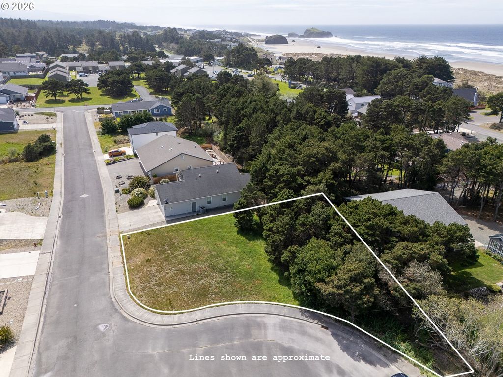 3122 PERIWINKLE Ln Sw 5, Bandon, OR 97411