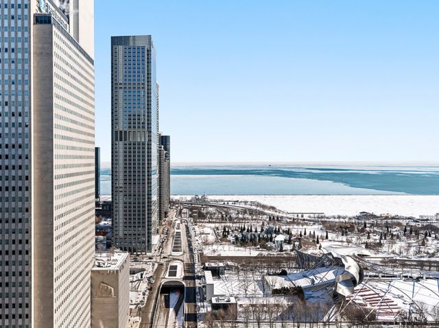 130 N Garland Court 3403, Chicago, IL 60602