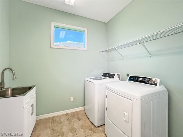 2730 Vareo CT, Cape Coral, FL 33991