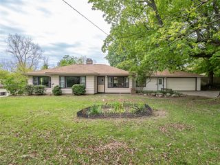 59021 County Road 215, Lawrence, MI 49064