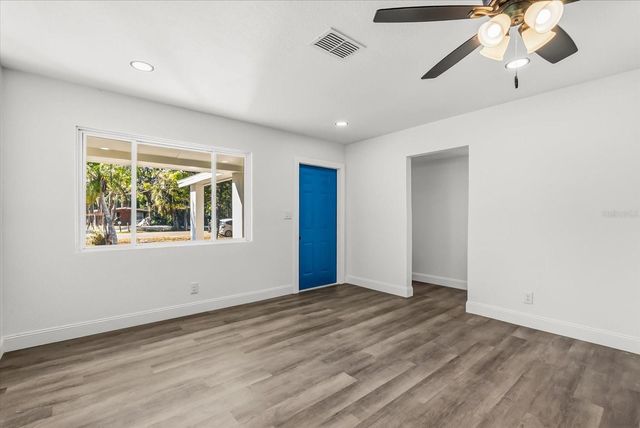 10395 SAN MARTIN BOULEVARD NE, St Petersburg, FL 33702