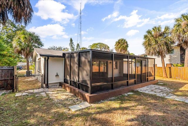 10395 SAN MARTIN BOULEVARD NE, St Petersburg, FL 33702