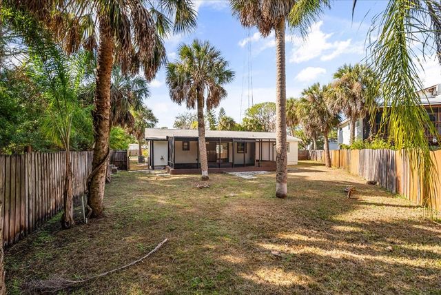 10395 SAN MARTIN BOULEVARD NE, St Petersburg, FL 33702