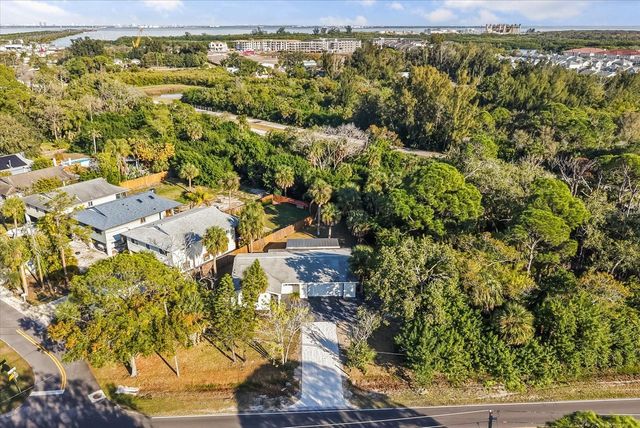 10395 SAN MARTIN BOULEVARD NE, St Petersburg, FL 33702