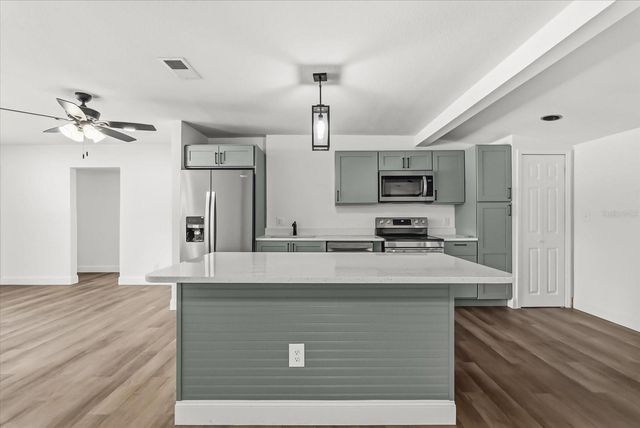 10395 SAN MARTIN BOULEVARD NE, St Petersburg, FL 33702