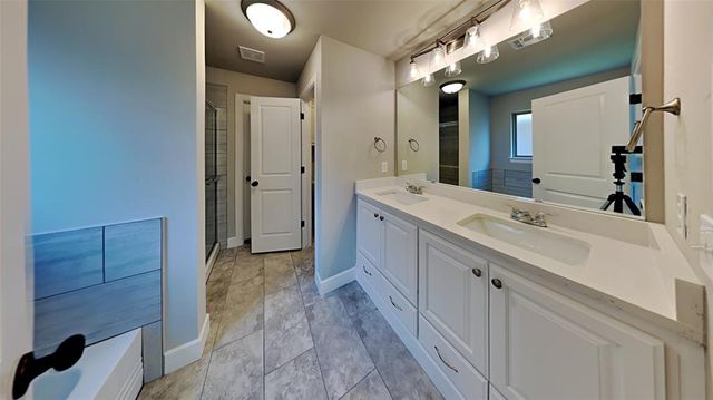 10520 NW 41st Street, Yukon, OK 73099