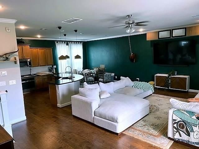 2009 Kirby Landing Drive, Houston, TX 77051