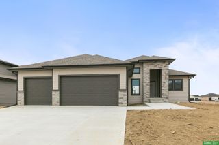 11703 S 123rd Avenue, Papillion, NE 68046