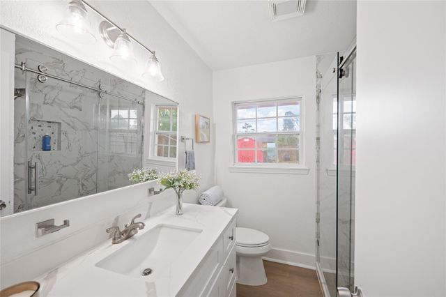 2302 Hewitt Drive, Houston, TX 77018