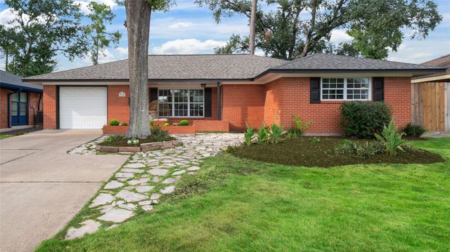 2302 Hewitt Drive, Houston, TX 77018