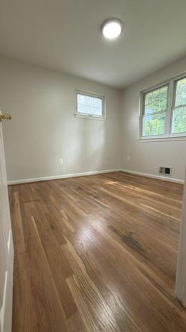 5602 KINGS PARK DR, Springfield, VA 22151