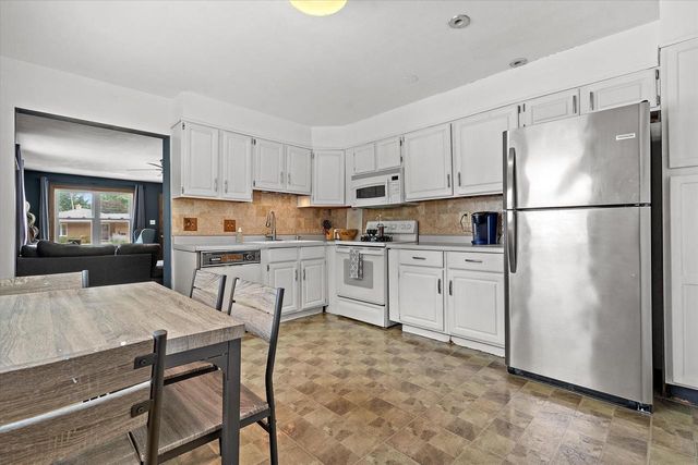 2421 W Bridge STREET, Milwaukee, WI 53221