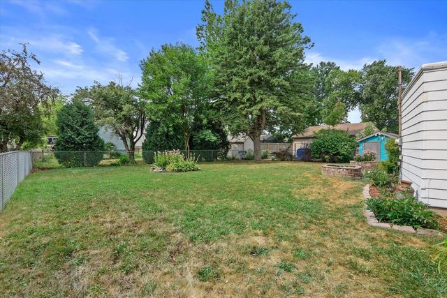 2421 W Bridge STREET, Milwaukee, WI 53221