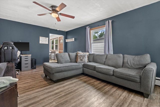 2421 W Bridge STREET, Milwaukee, WI 53221