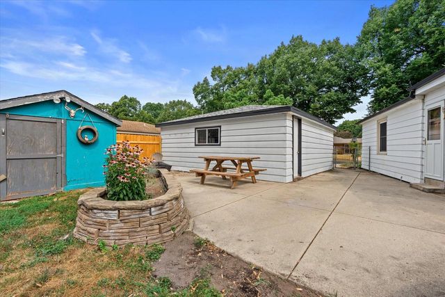 2421 W Bridge STREET, Milwaukee, WI 53221