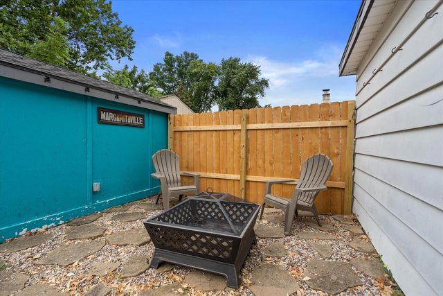 2421 W Bridge STREET, Milwaukee, WI 53221
