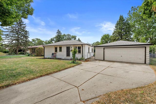 2421 W Bridge STREET, Milwaukee, WI 53221