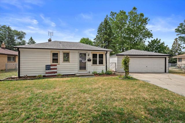 2421 W Bridge STREET, Milwaukee, WI 53221