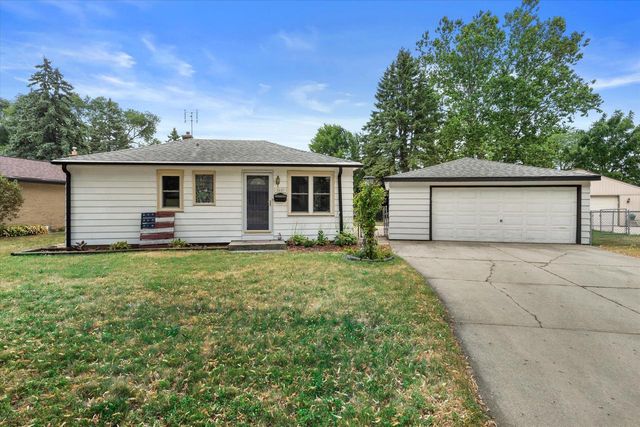 2421 W Bridge STREET, Milwaukee, WI 53221