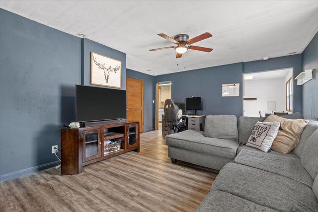 2421 W Bridge STREET, Milwaukee, WI 53221