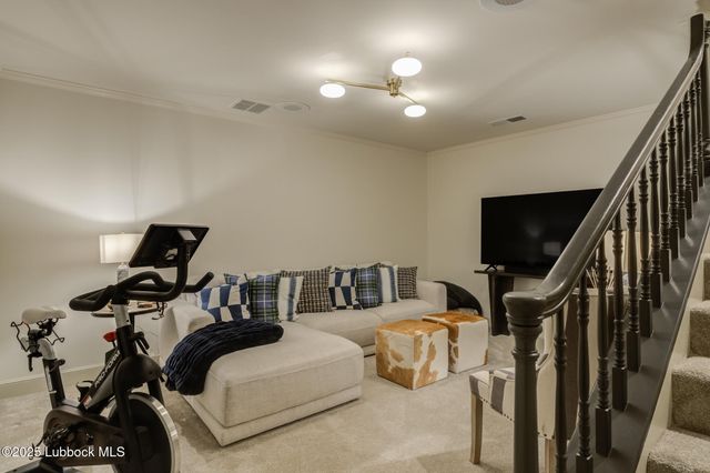 8707 Savannah Avenue, Lubbock, TX 79424