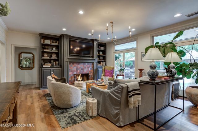 8707 Savannah Avenue, Lubbock, TX 79424