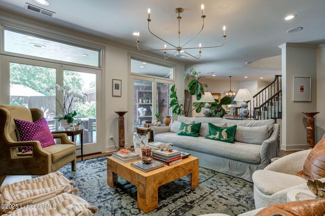 8707 Savannah Avenue, Lubbock, TX 79424