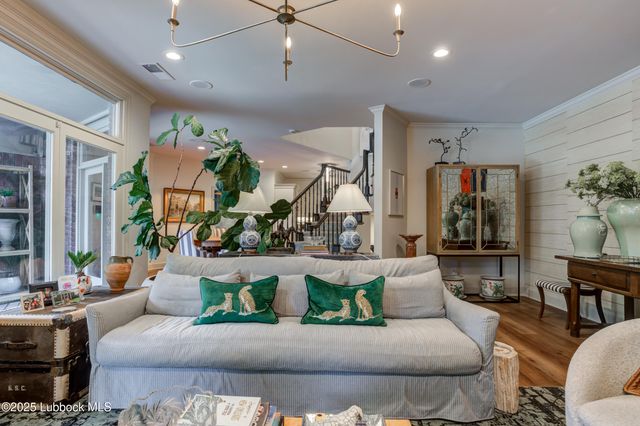 8707 Savannah Avenue, Lubbock, TX 79424