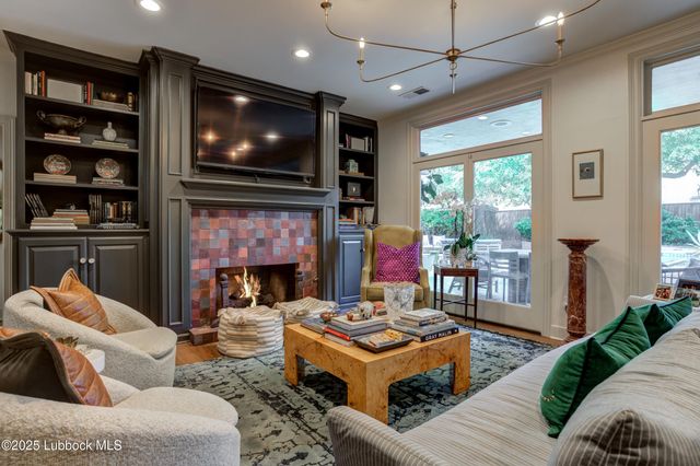 8707 Savannah Avenue, Lubbock, TX 79424